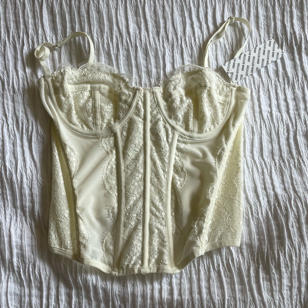 out from under corset nwt ivory